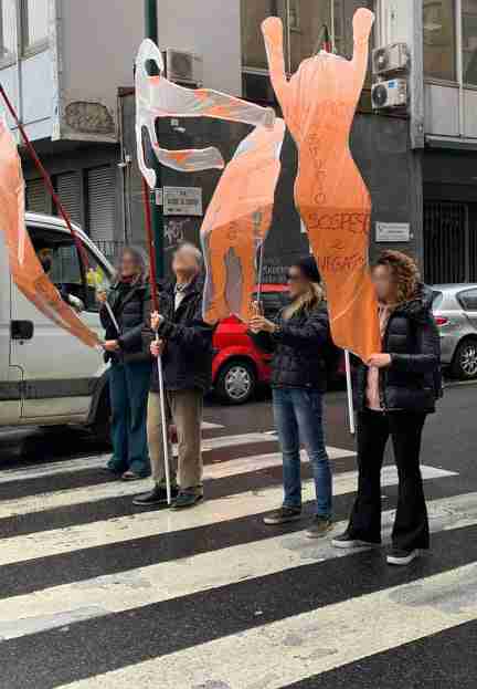 Napoli, 15 febbraio. Azione del Comitato contro la gestione autoritaria della pandemia